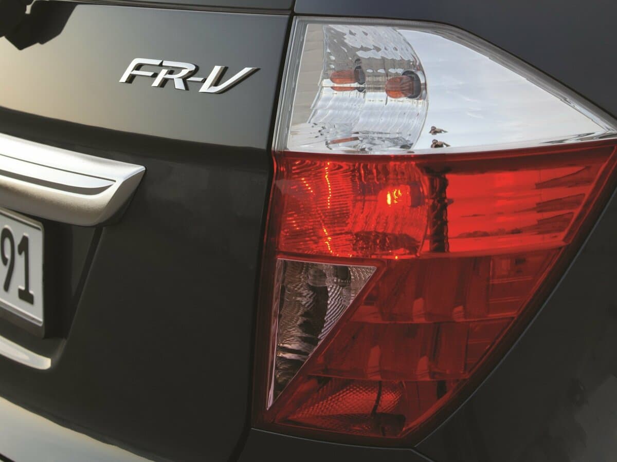 Honda FR-V 2004 – 2009 — Detal