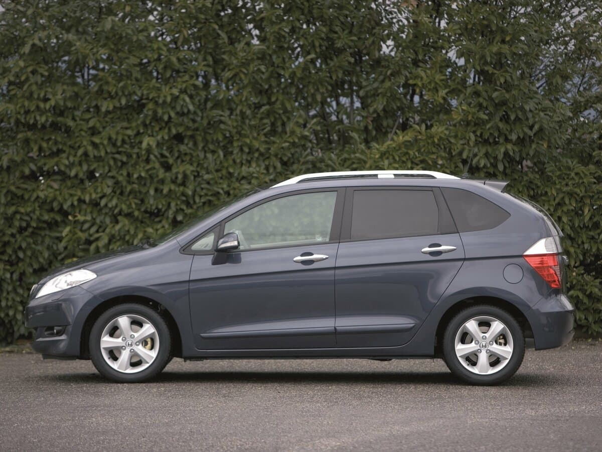 Honda FR-V 2004 – 2009 — Yandan