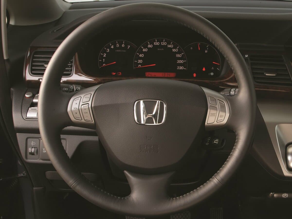 Honda FR-V 2004 – 2009 — Sükan