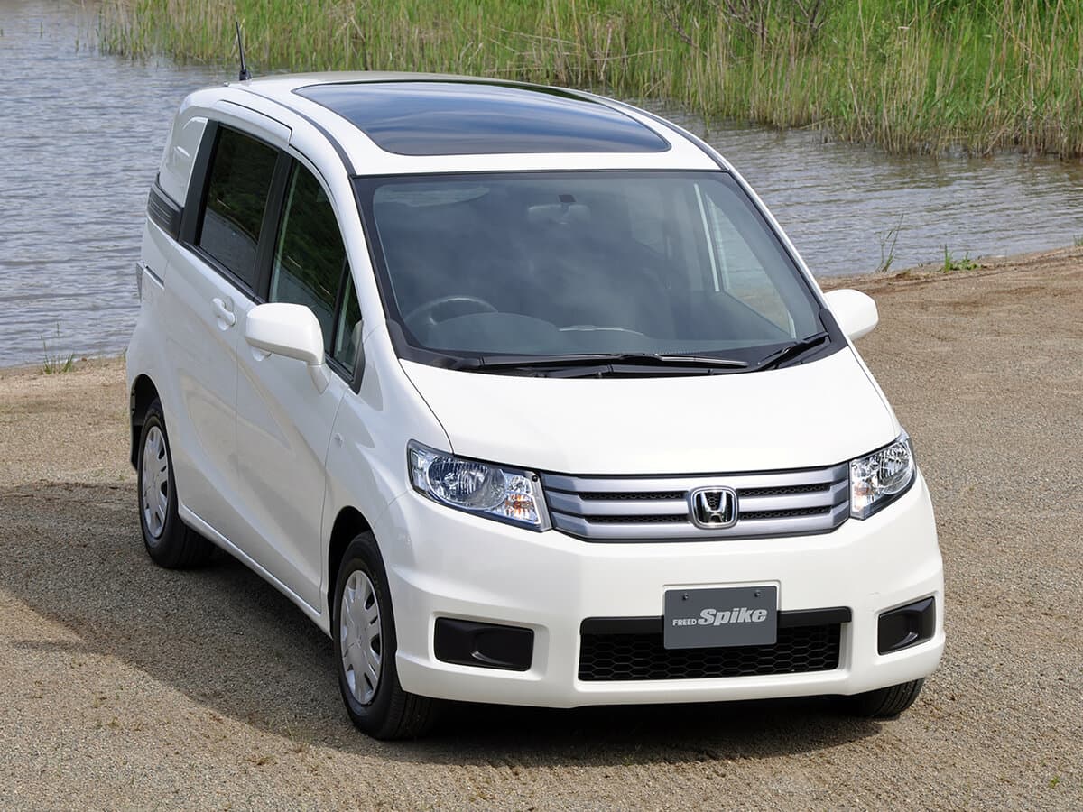 Honda Freed I — Öndən