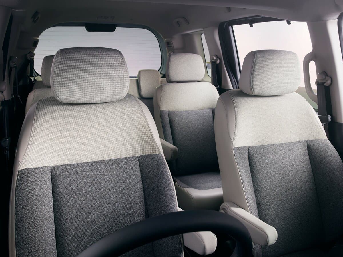 Honda Freed III — Salon, öndən