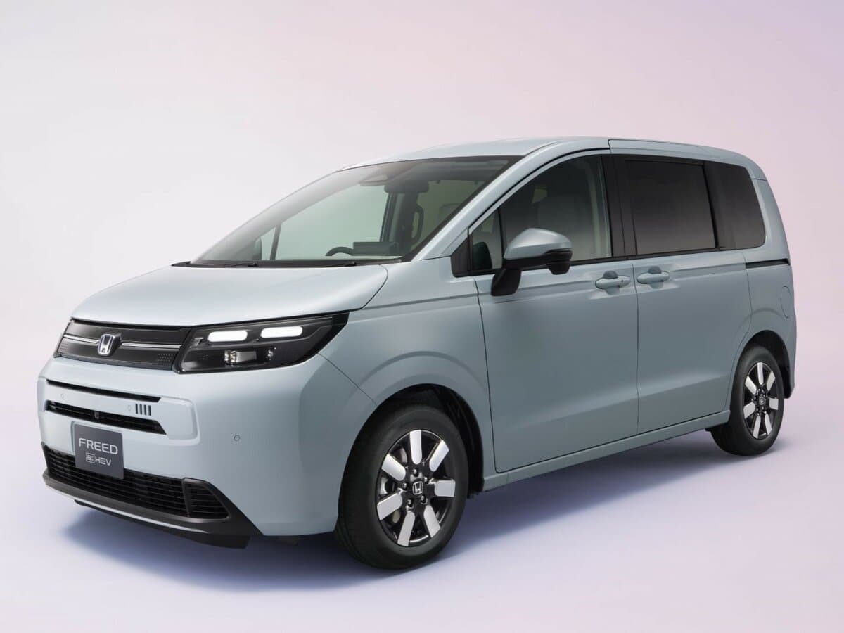 Honda Freed III — Əsas şəkil