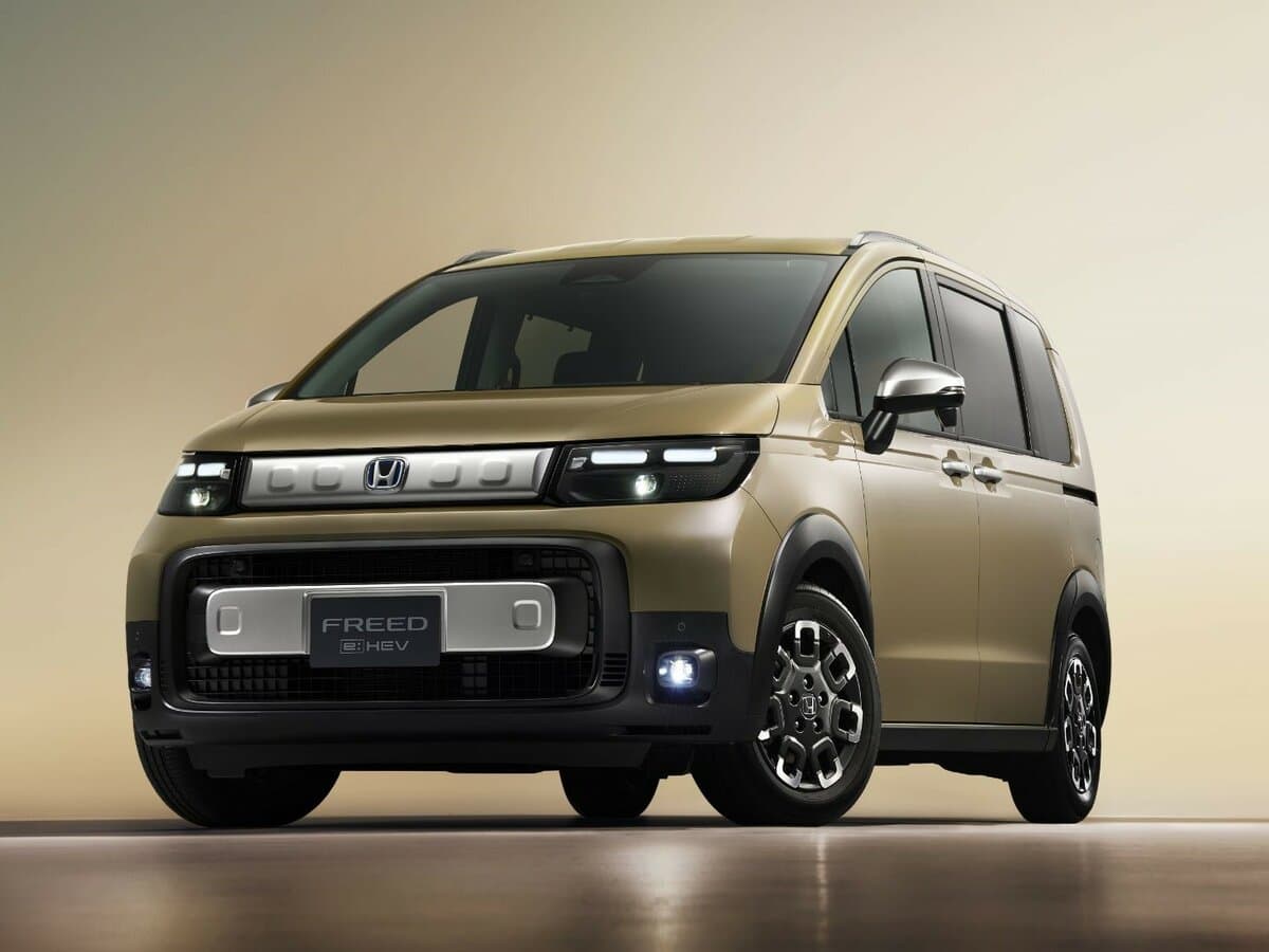 Honda Freed III — Əsas şəkil