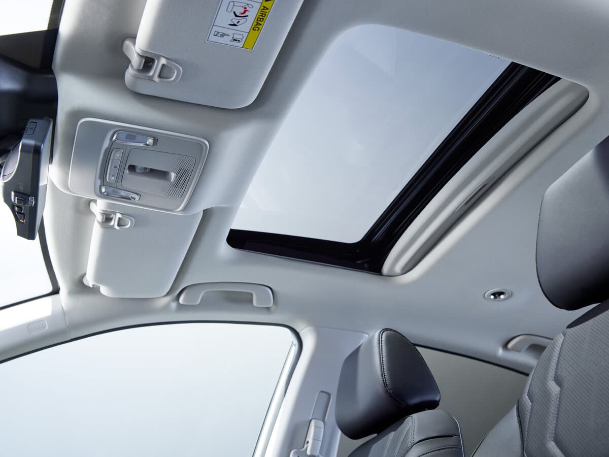 Honda Insight IV — Salon, arxadan