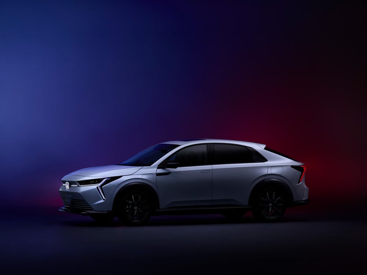Honda Insight IV — Yandan