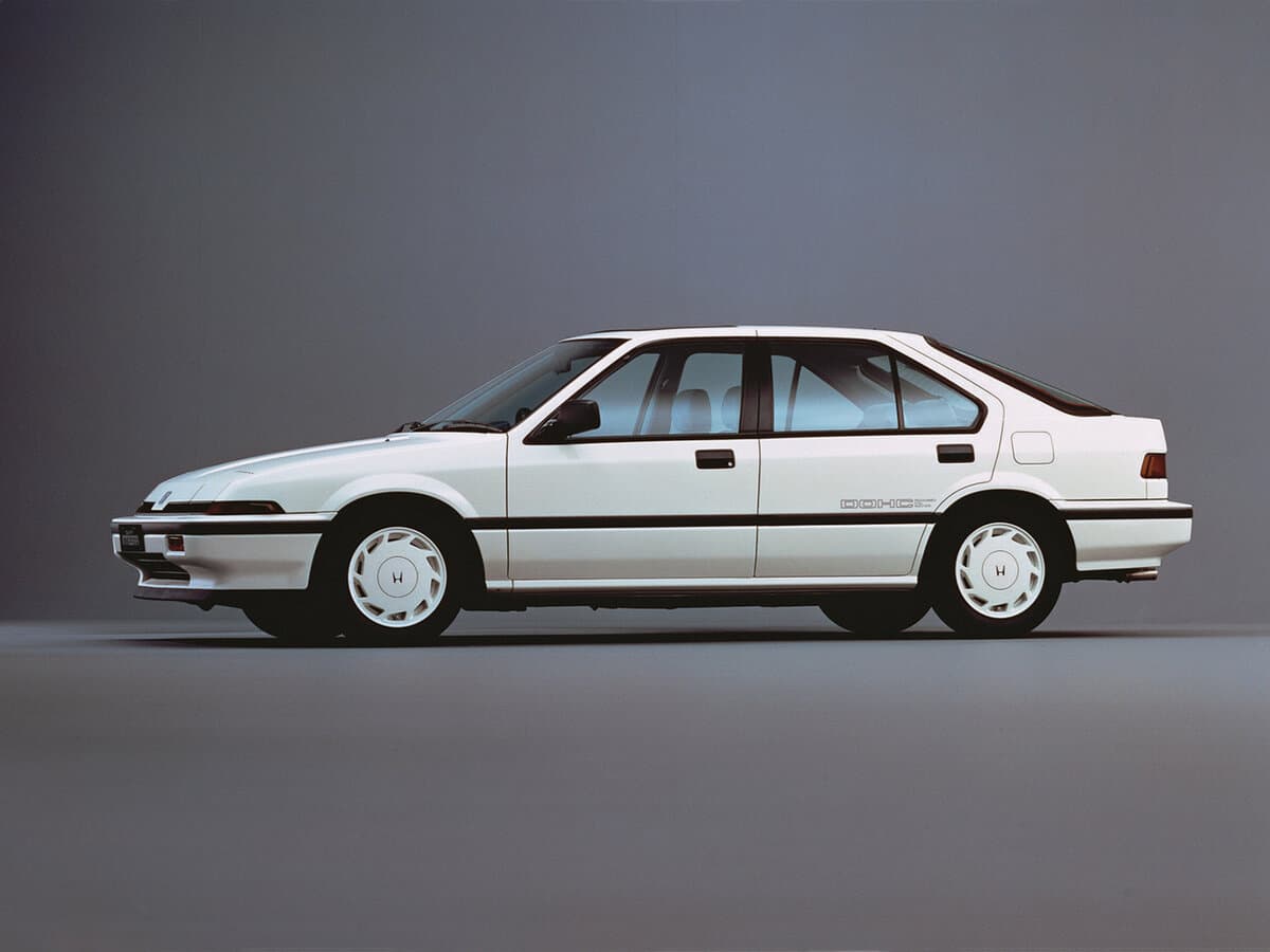Honda Integra I — Yandan