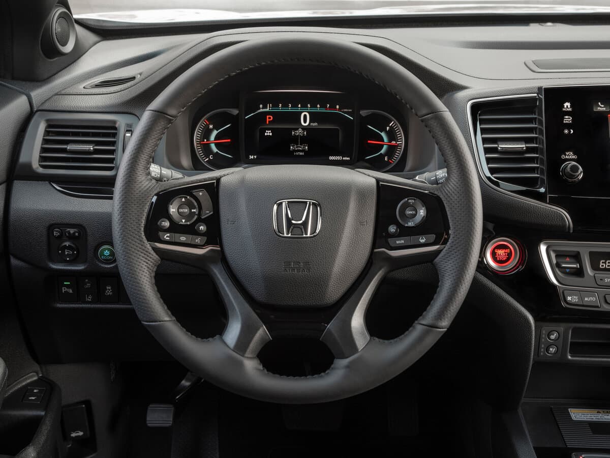 Honda Passport III — Sükan