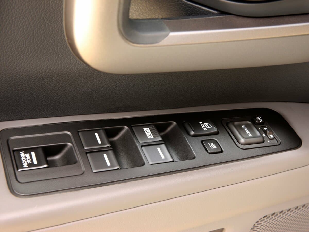 Honda Ridgeline I Restayling — Qapı