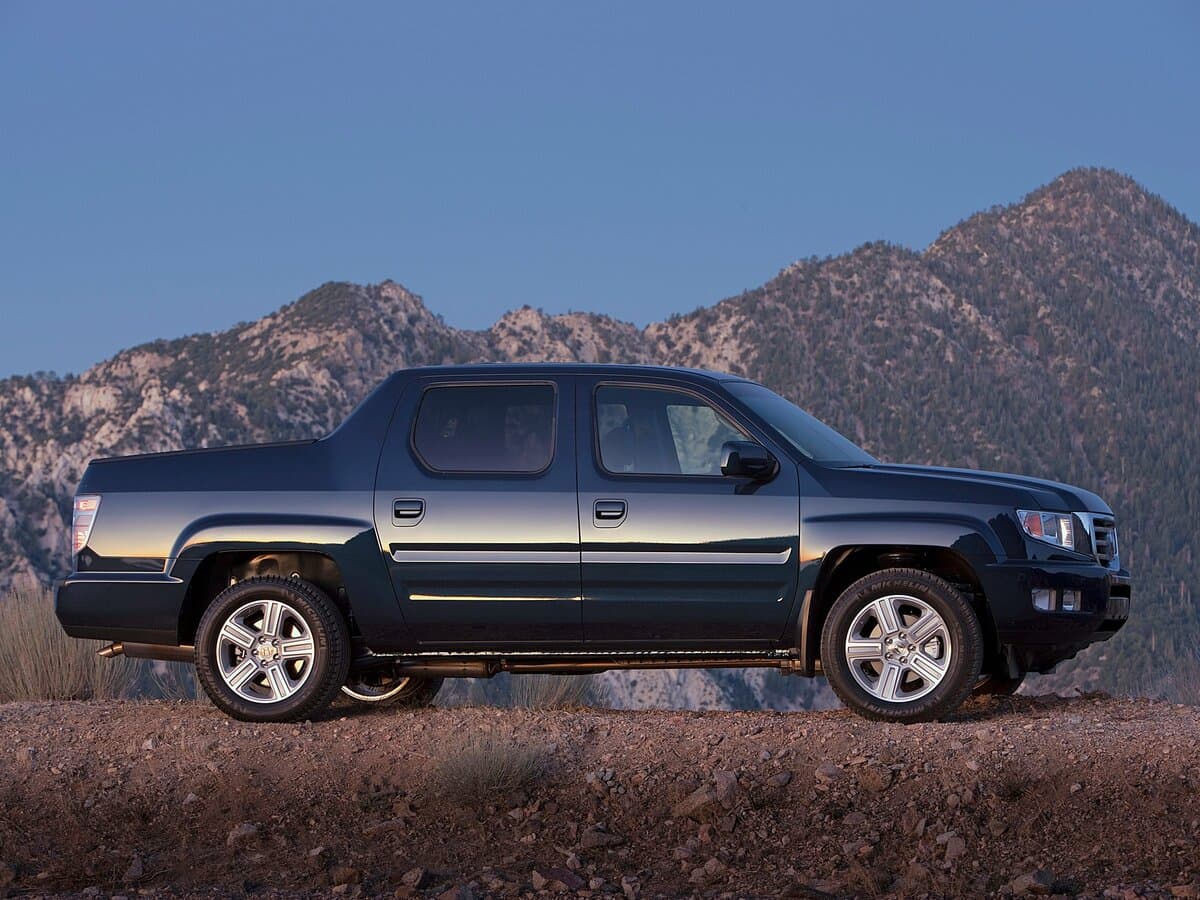 Honda Ridgeline I Restayling — Yandan