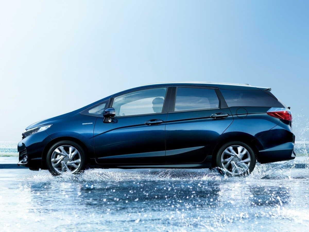 Honda Shuttle II — Yandan