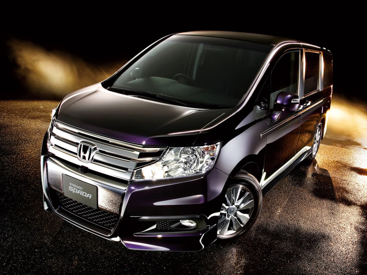 Honda Stepwgn IV — Öndən