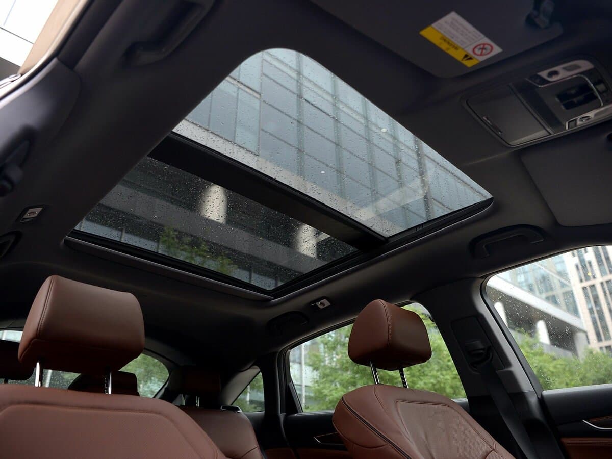 Honda UR-V I — Salon, öndən