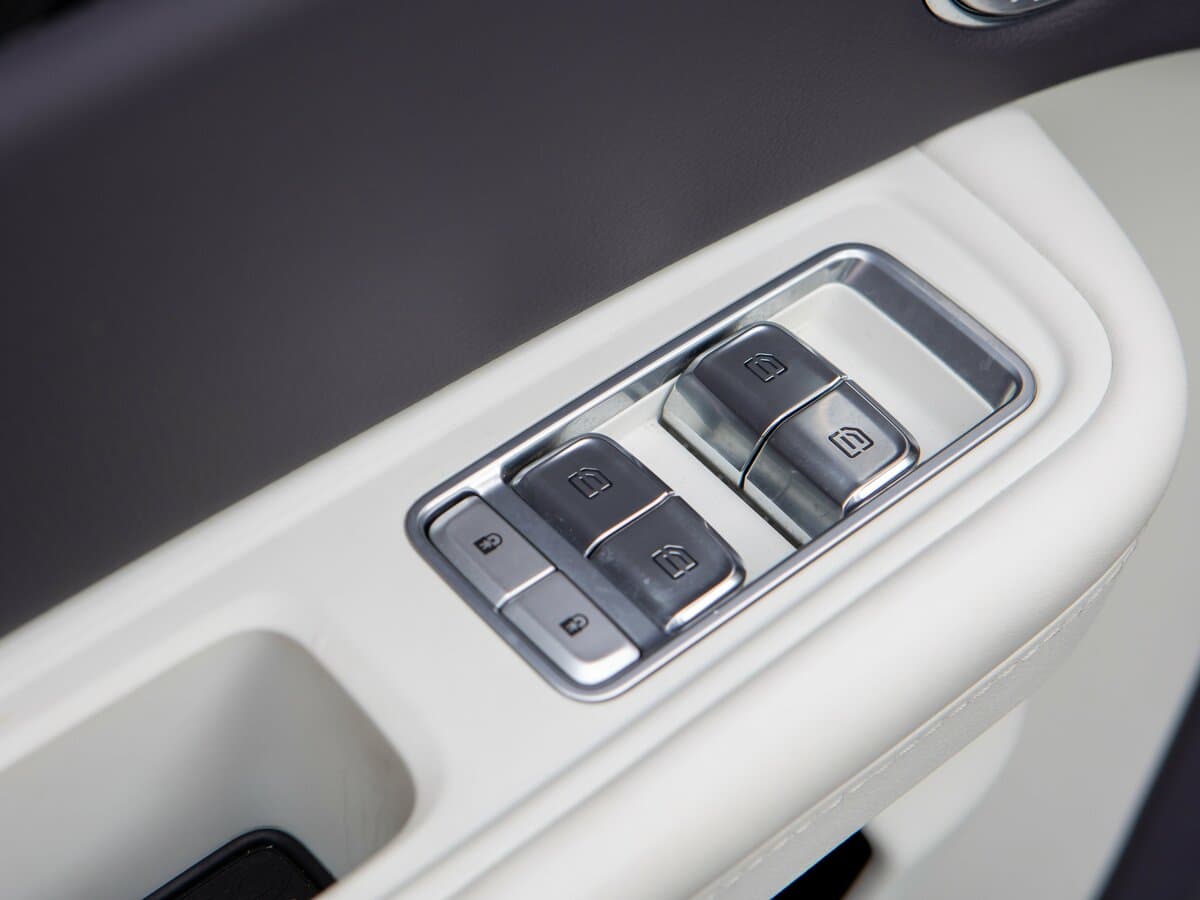 Hongqi E-HS9 2020 – indiyədək — Qapı