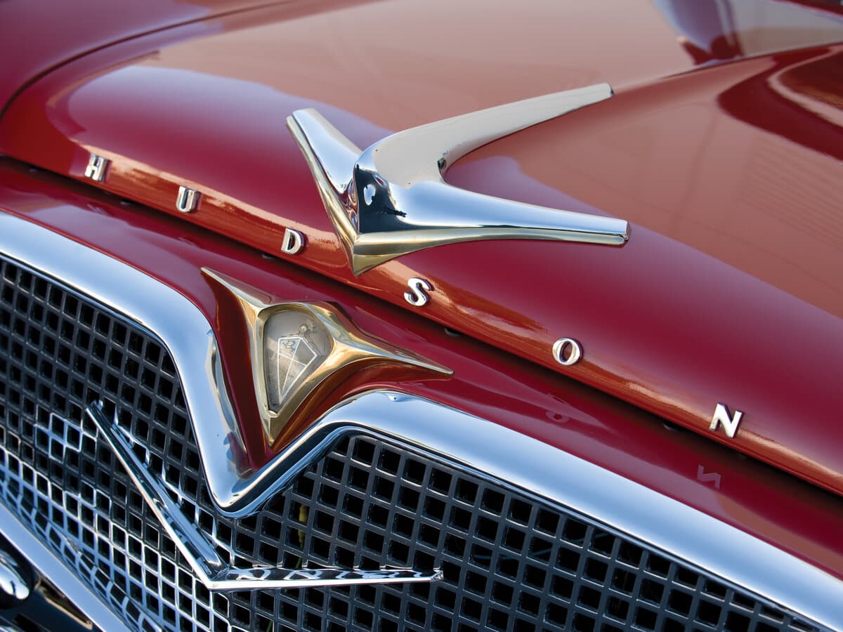 Hudson Hornet II — Salon, öndən