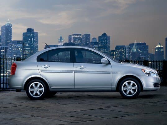 Hyundai Accent III — Yandan