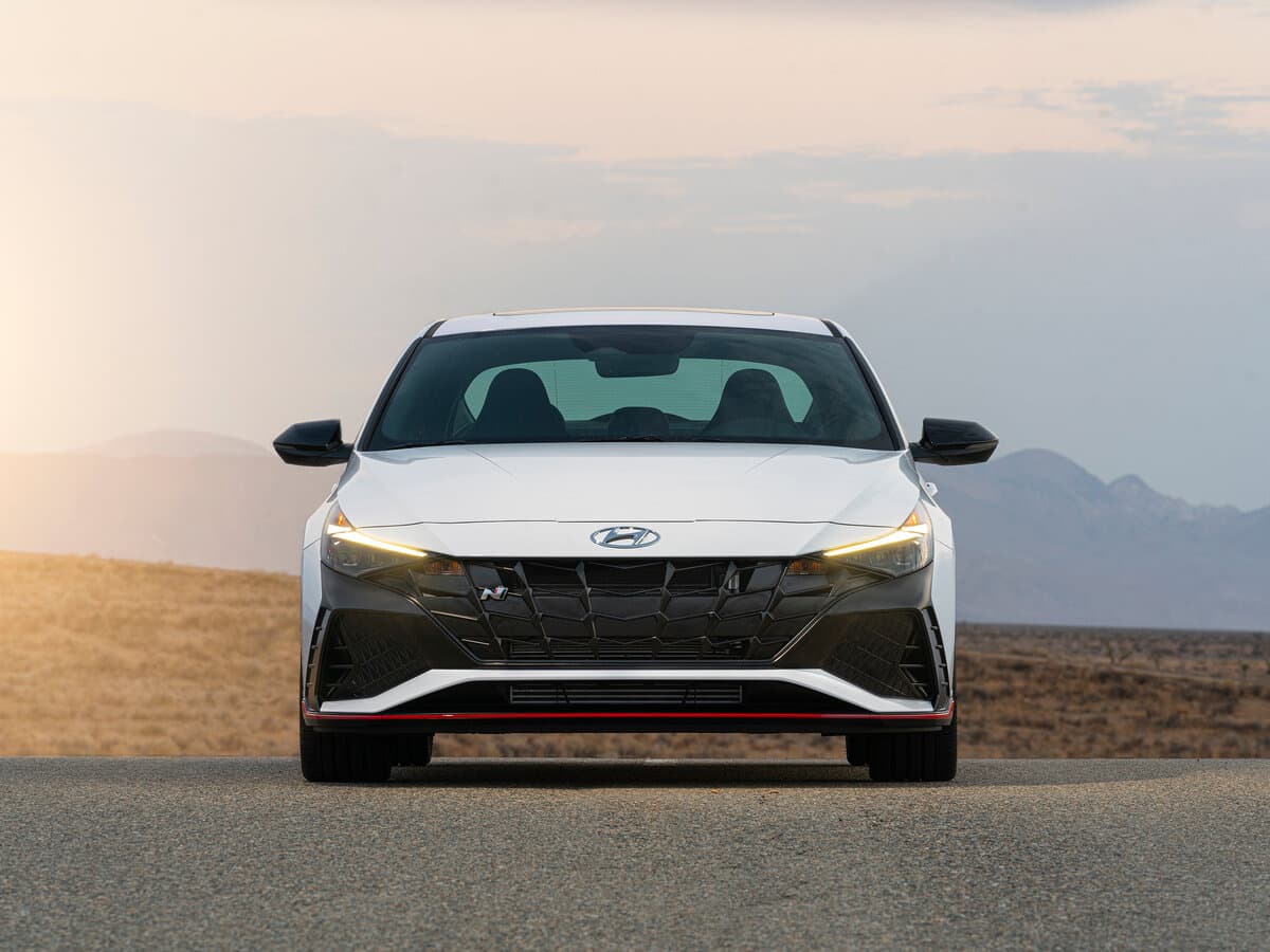 Hyundai Avante N VII — Öndən