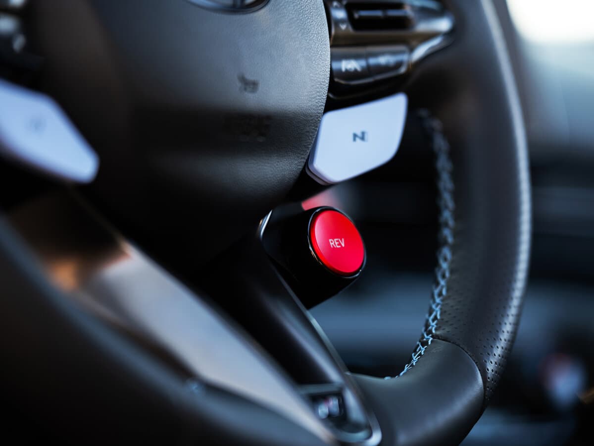 Hyundai Avante N VII Restayling — Sükan