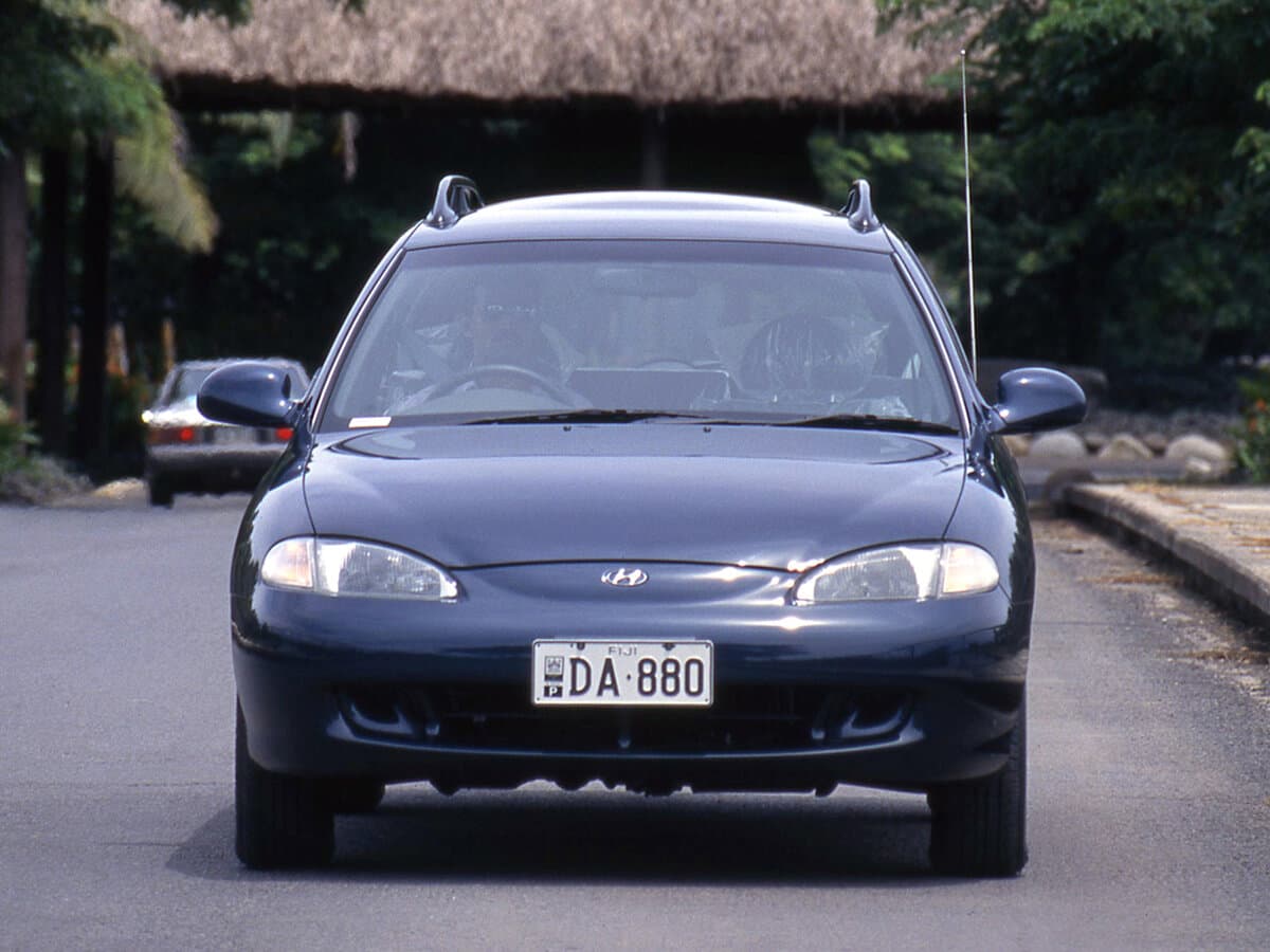 Hyundai Elantra II (J2, J3) — Öndən