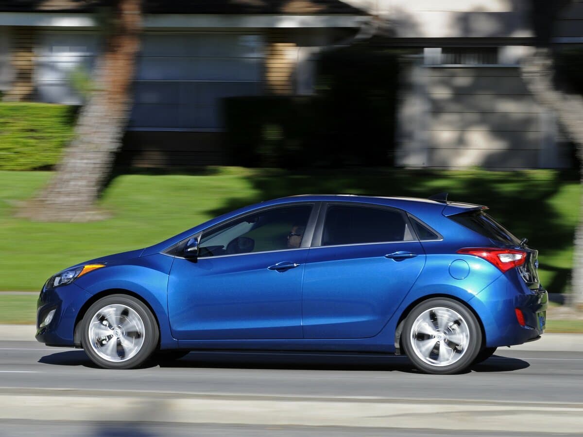 Hyundai Elantra V (MD) — Yandan