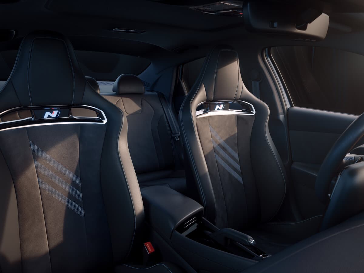 Hyundai Elantra N I — Salon, arxadan