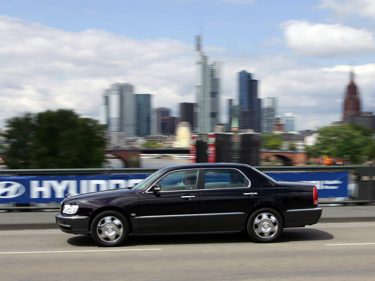 Hyundai Equus I — Yandan