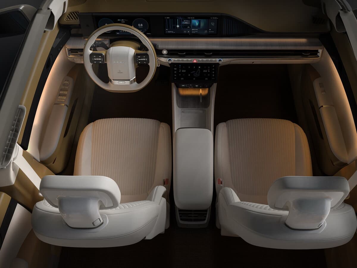 Hyundai Grandeur VII — Salon, öndən