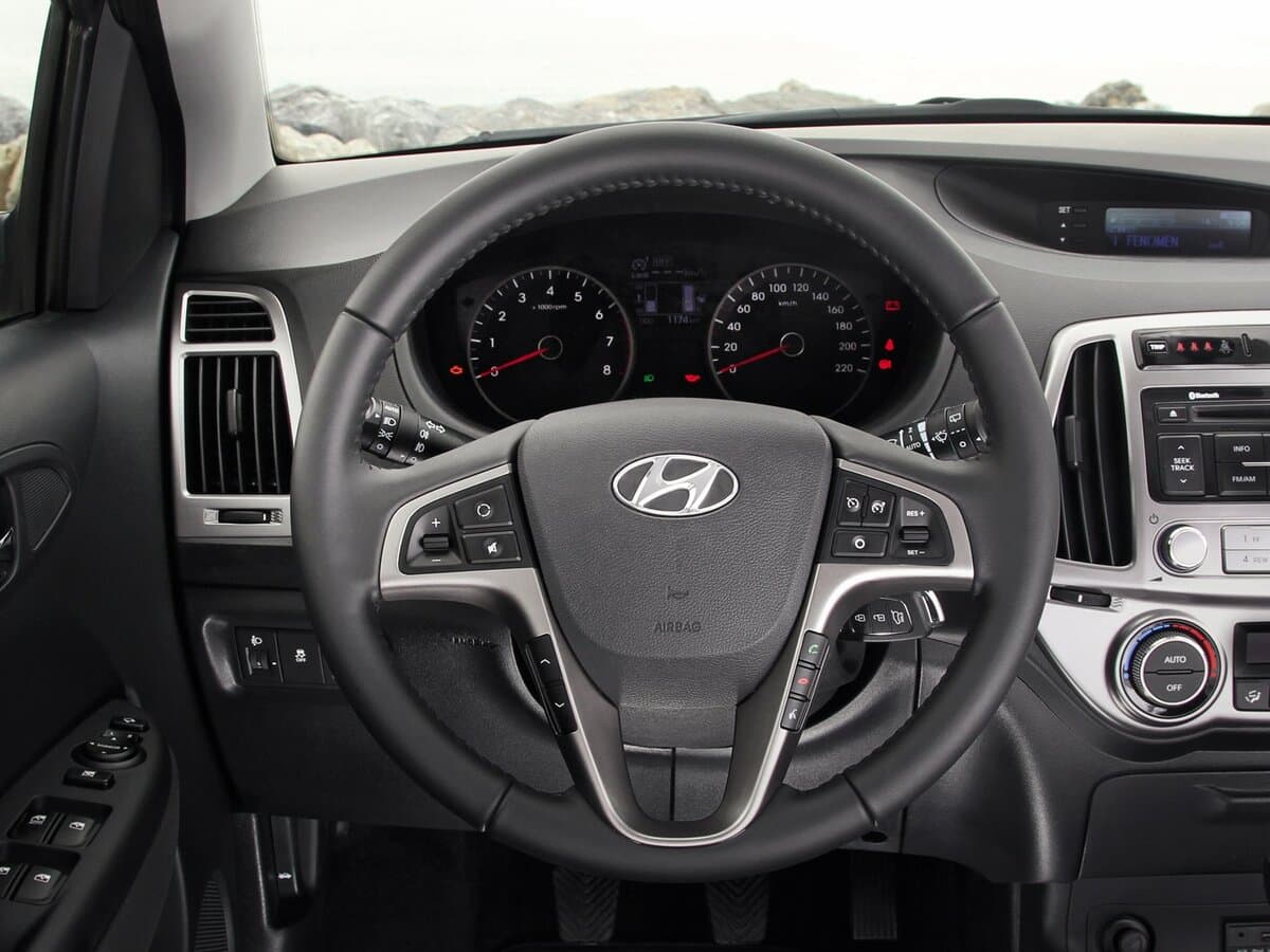 Hyundai i20 I Restayling — Sükan
