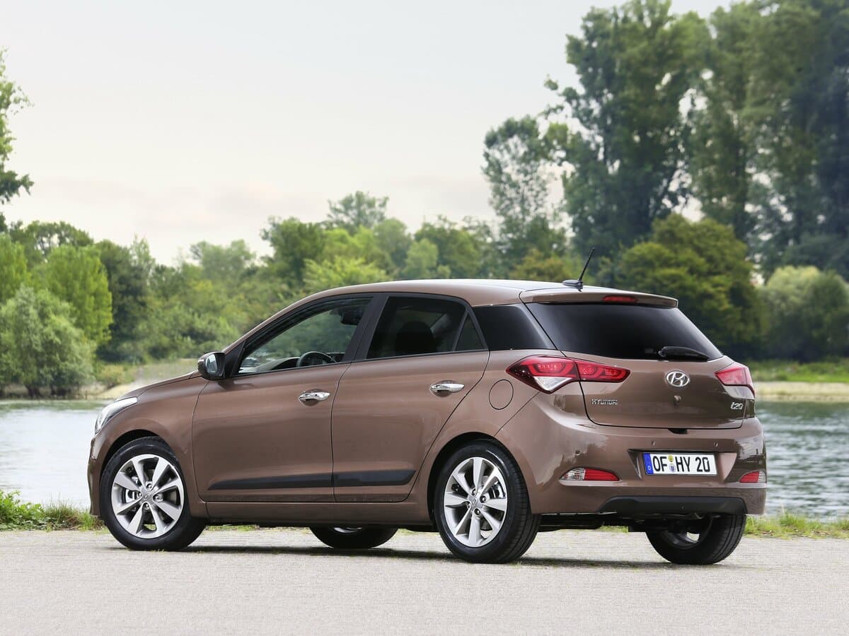 Hyundai i20 II — 3/4 arxadan
