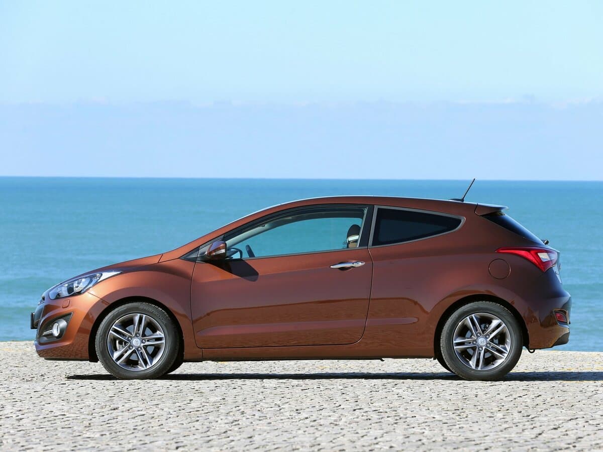 Hyundai i30 II — Yandan