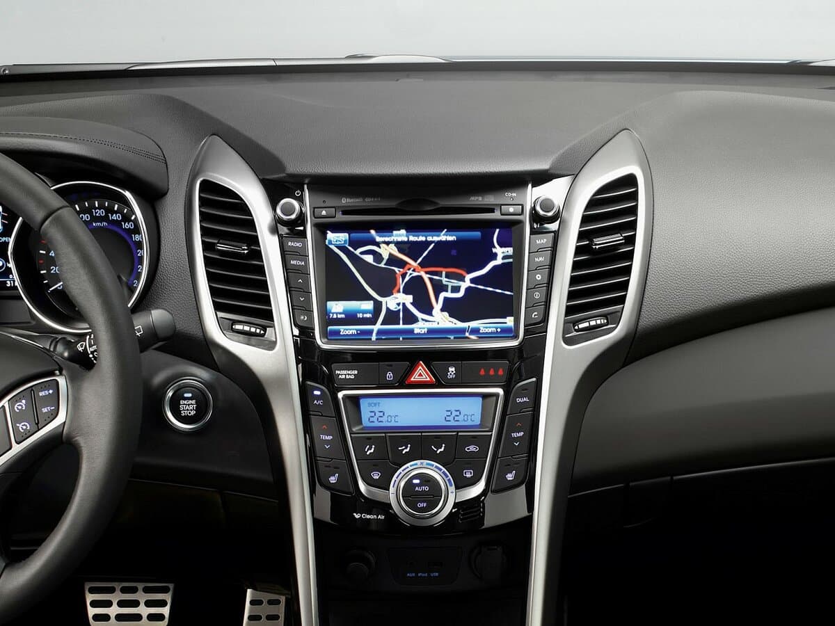 Hyundai i30 II — Salon, arxadan