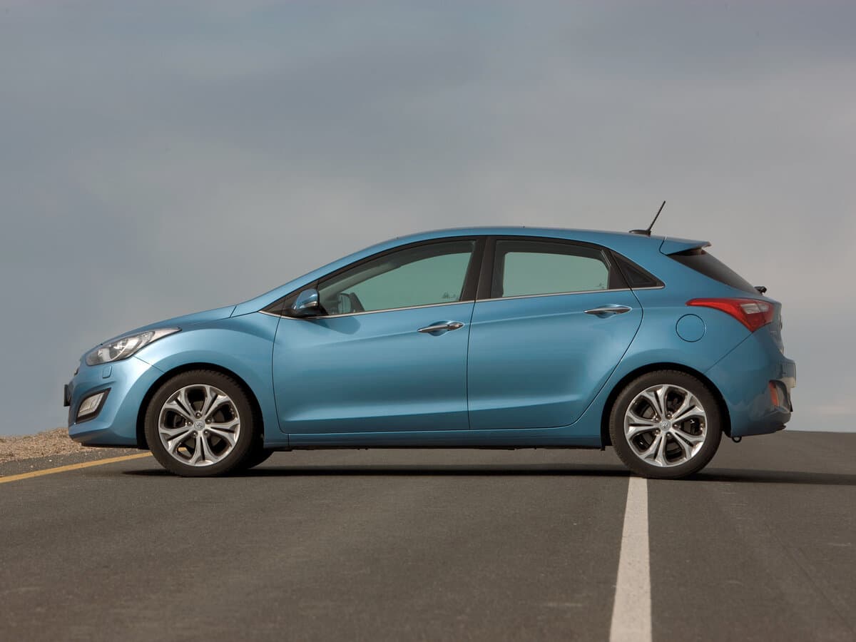 Hyundai i30 II — Yandan