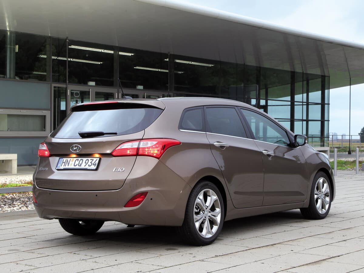 Hyundai i30 II — 3/4 arxadan