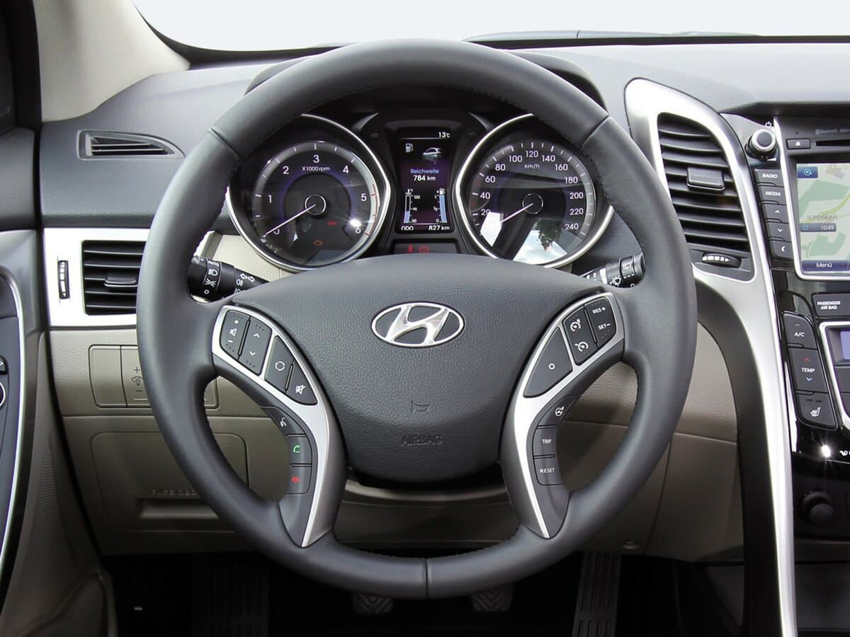 Hyundai i30 II — Sükan