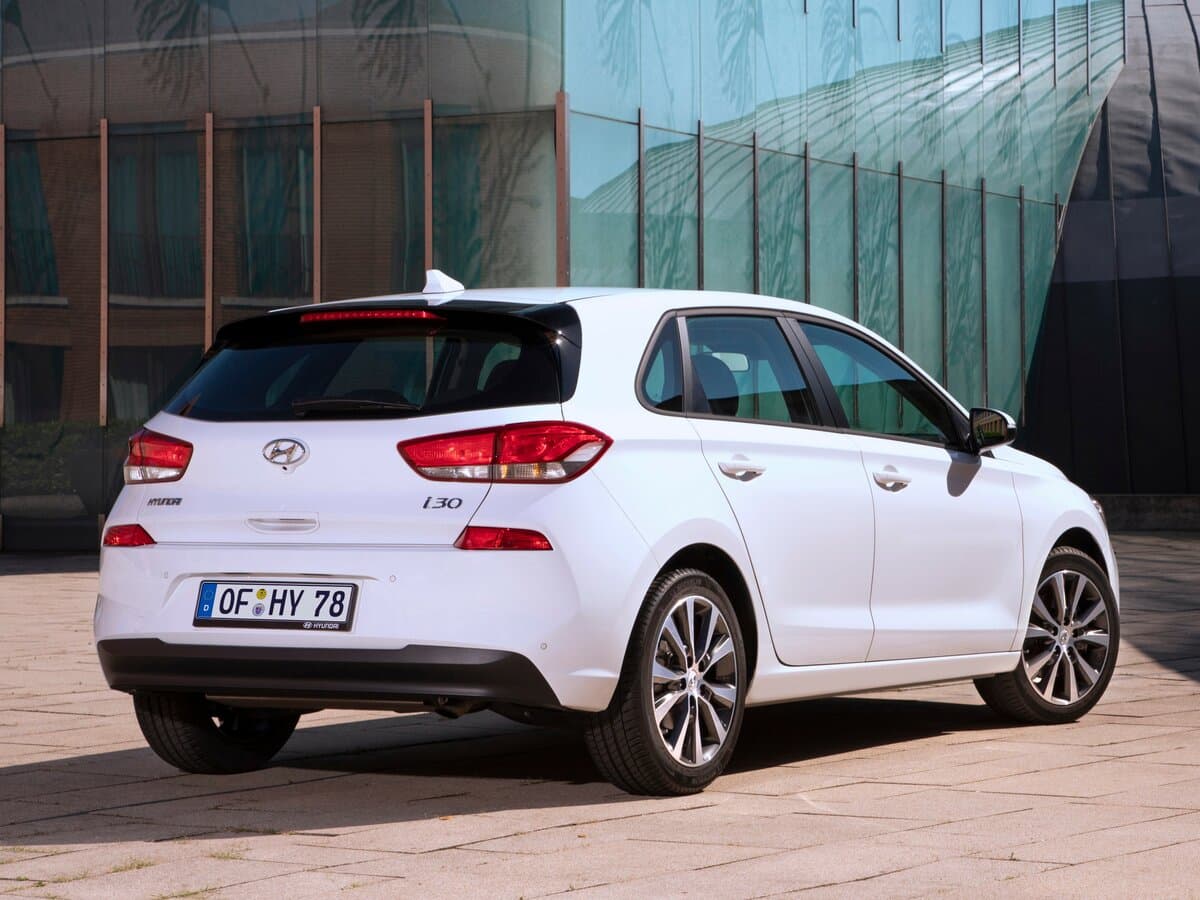 Hyundai i30 III Restayling — 3/4 arxadan