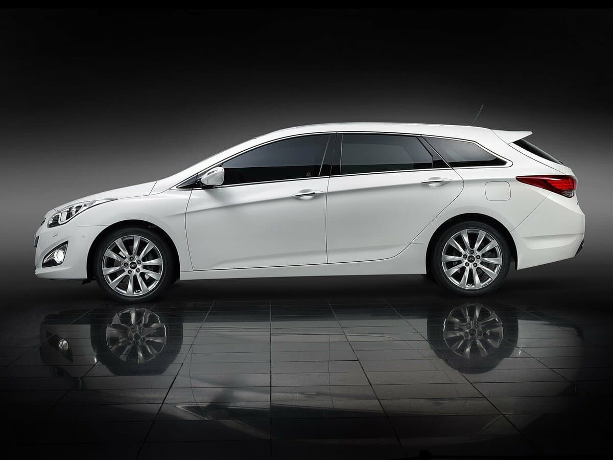 Hyundai i40 I — Yandan