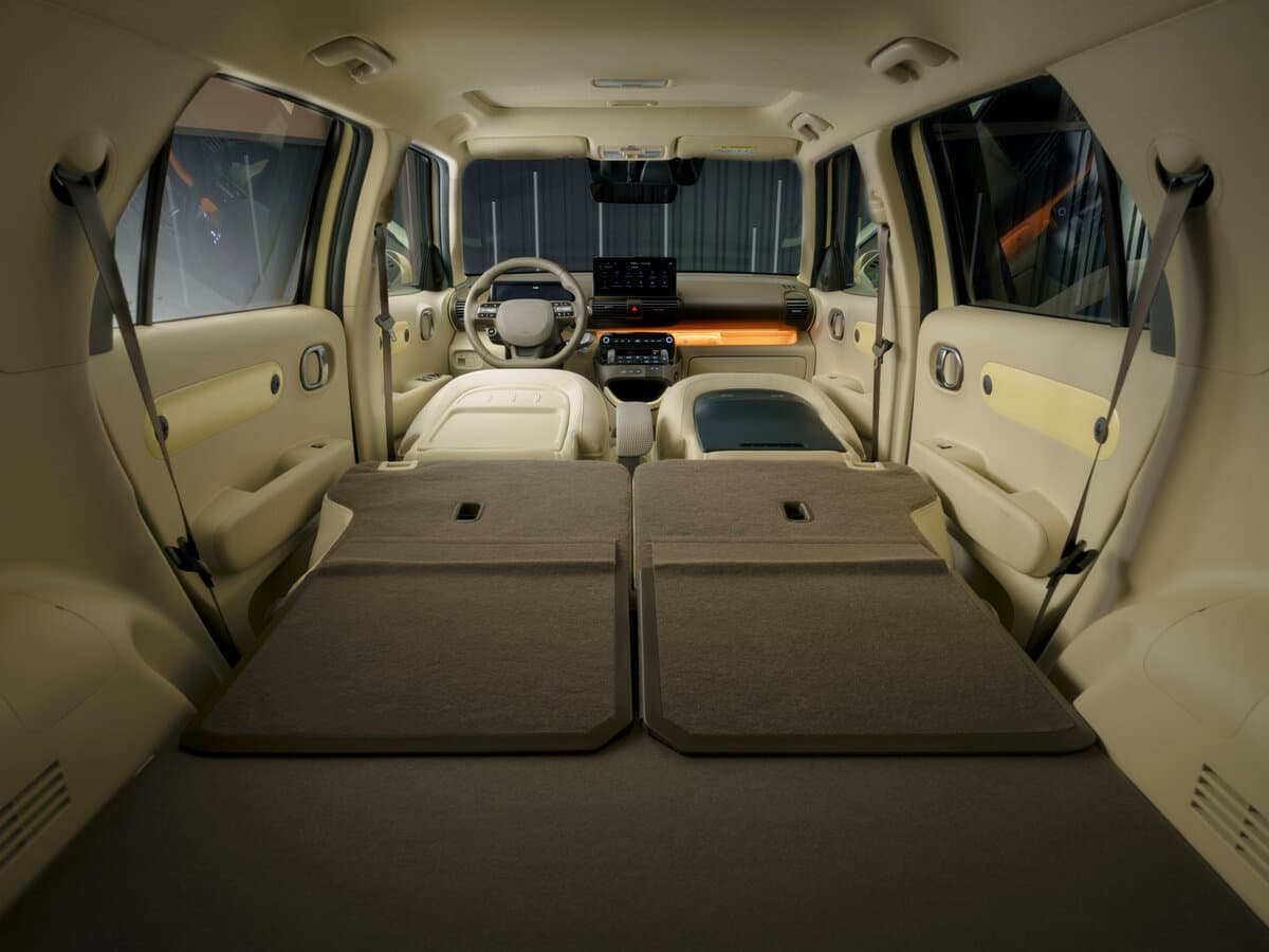 Hyundai Inster 2024 – indiyədək — Salon, arxadan