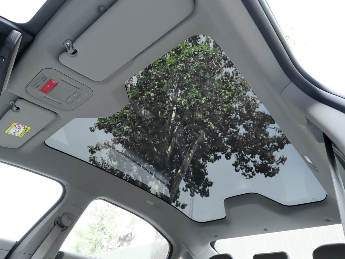 Hyundai IONIQ V 2026 – indiyədək — Salon, öndən