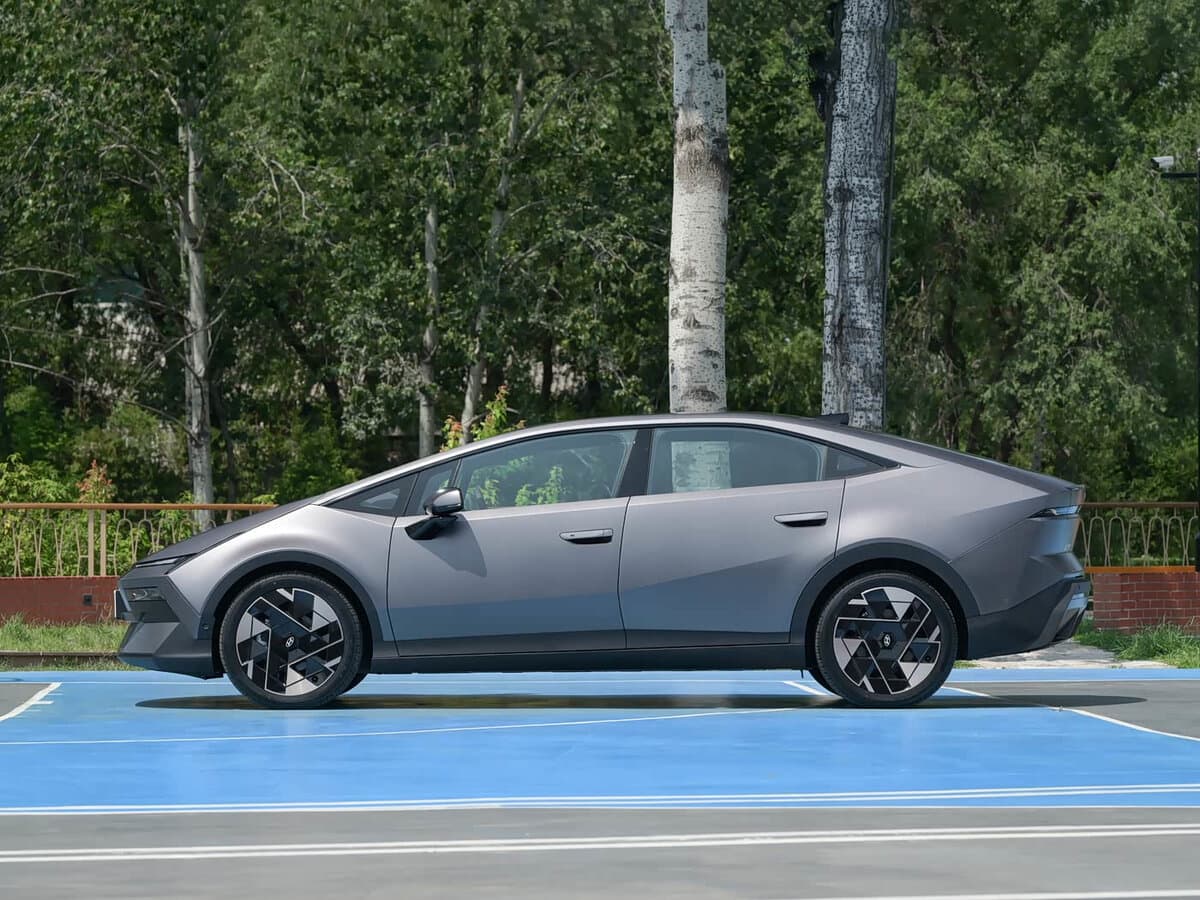 Hyundai IONIQ V 2026 – indiyədək — Yandan
