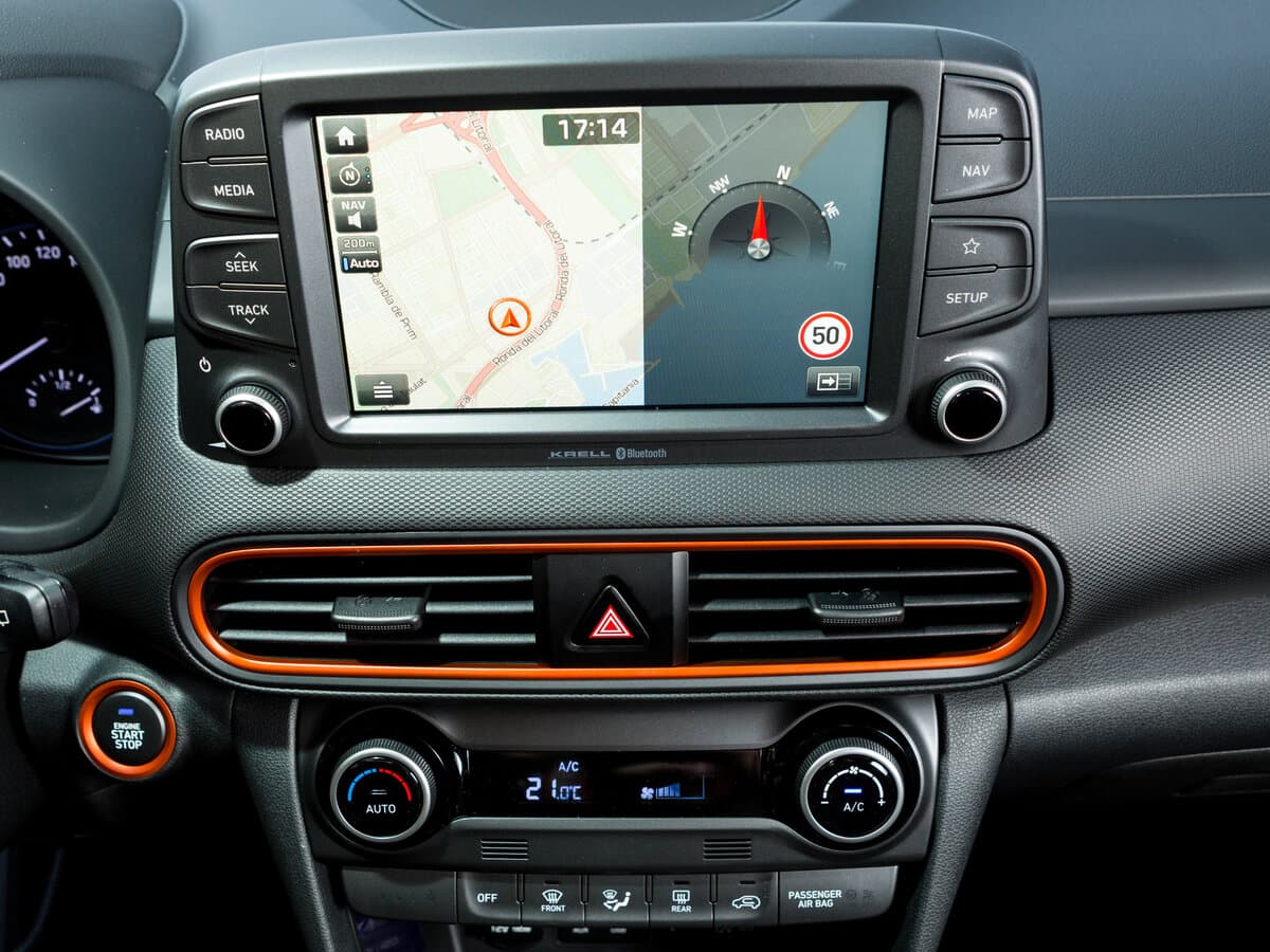 Hyundai Kona I — Salon, öndən