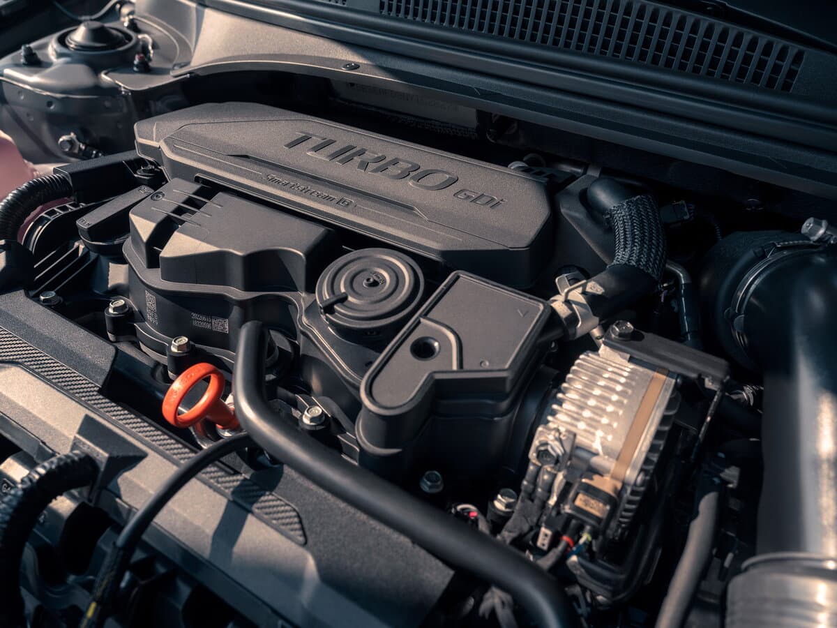 Hyundai Lafesta I Restayling — Salon, öndən