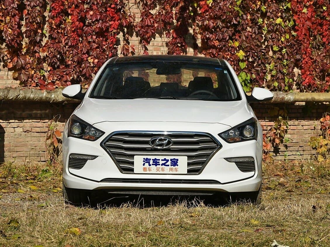 Hyundai Mistra I (CF) Restayling — Öndən