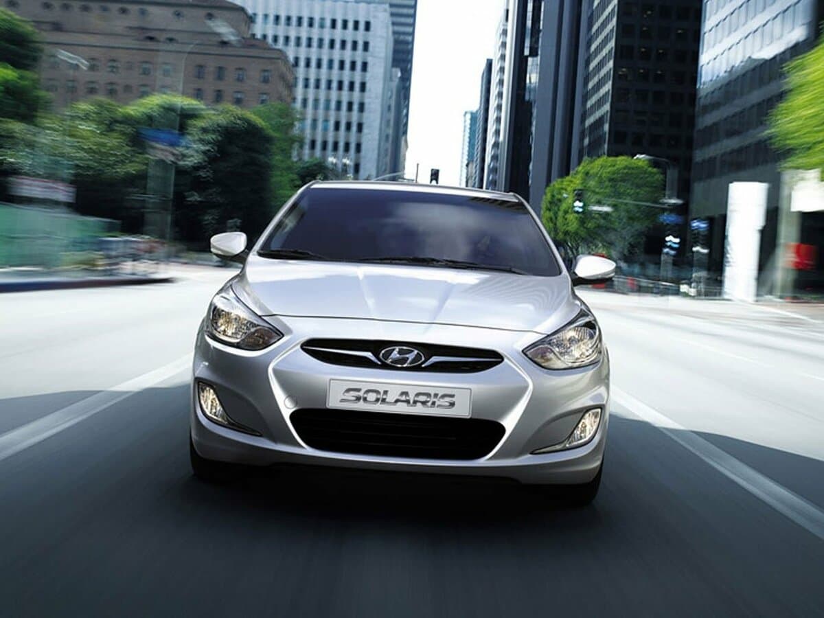 Hyundai Solaris I — Salon, öndən