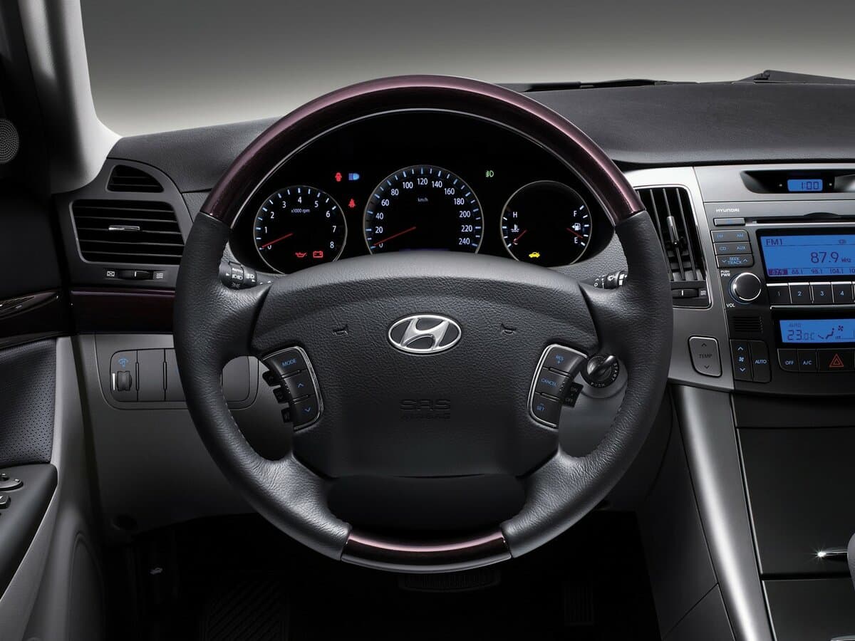 Hyundai Sonata V (NF) — Sükan