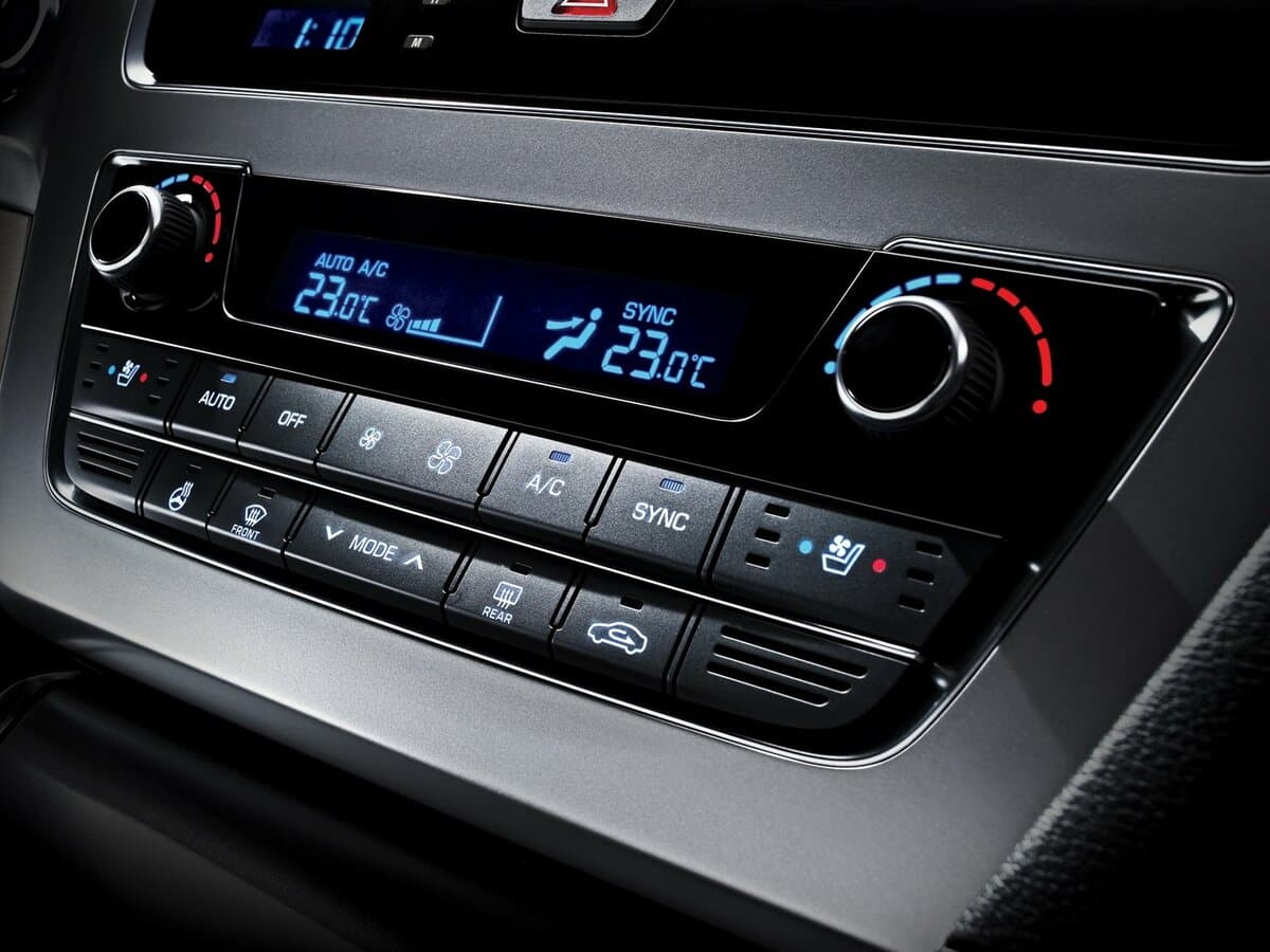 Hyundai Sonata VII (LF) — Salon, arxadan