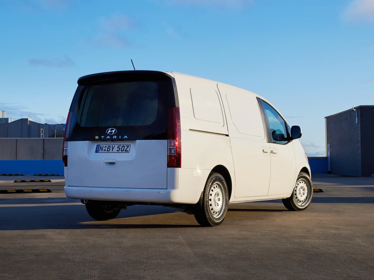 Hyundai Staria I — 3/4 arxadan