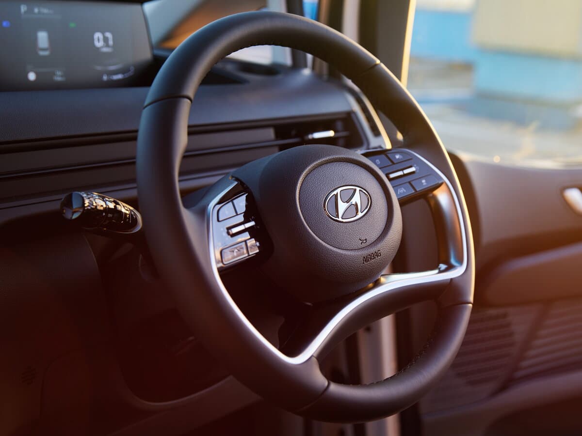 Hyundai Staria I — Sükan