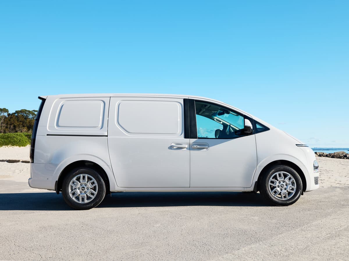 Hyundai Staria I Restayling — Yandan