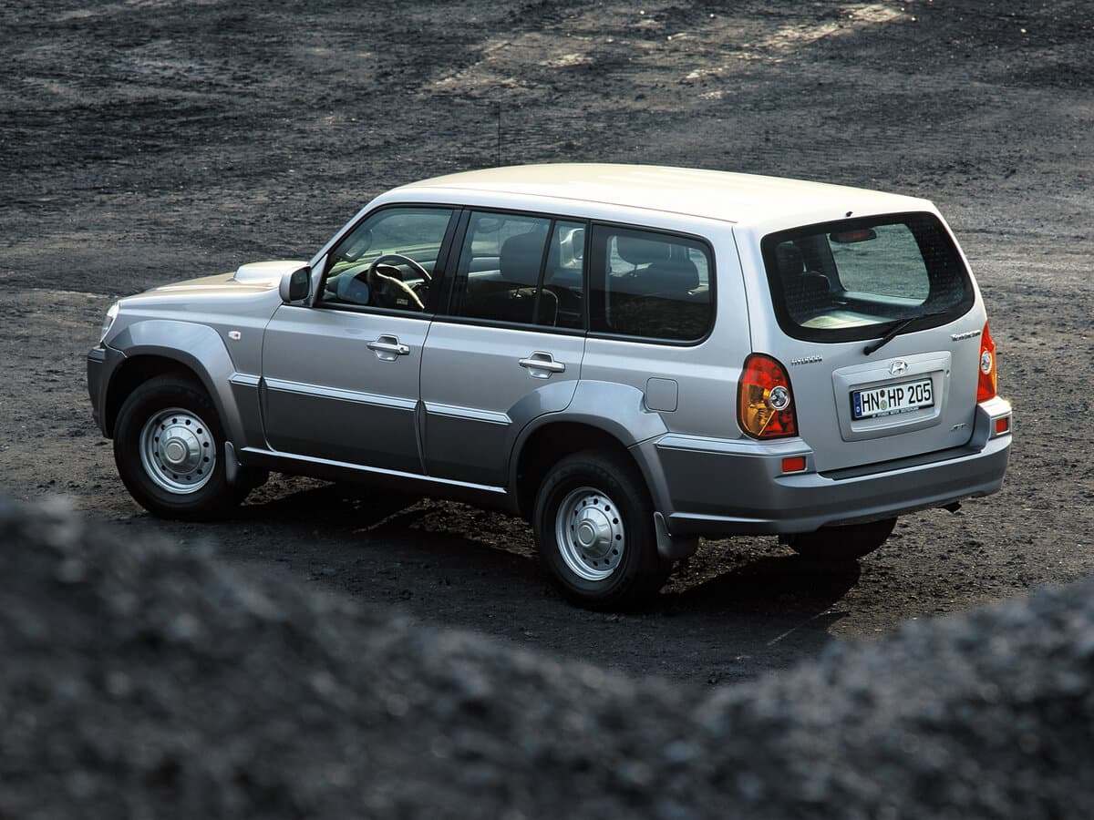 Hyundai Terracan I — 3/4 arxadan