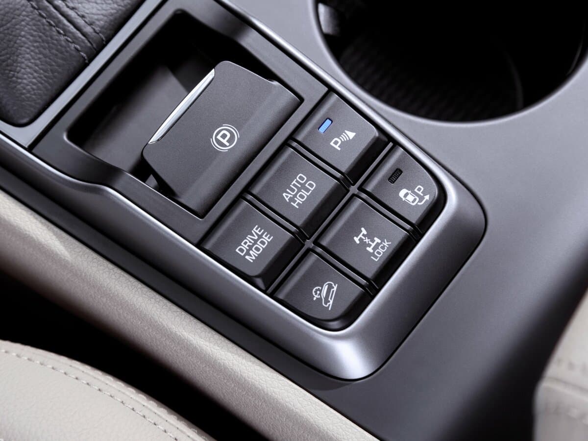 Hyundai Tucson III — Salon, arxadan