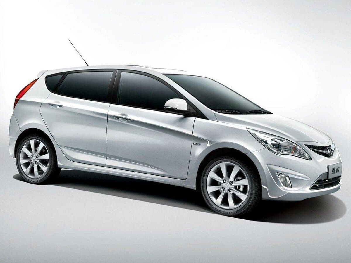 Hyundai Verna III — Yandan